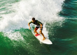 爱游戏体育在线-江苏男篮与安徽队狭路相逢 巅峰对决悬念丛生